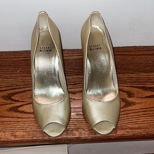 Stuart Weitzman gold straw wedges 8